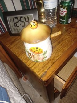 1970's vintage merry mushroom cannister,  no flaws from sears and robuck