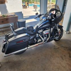 2017 Harley Davidson Road Glide Special!!