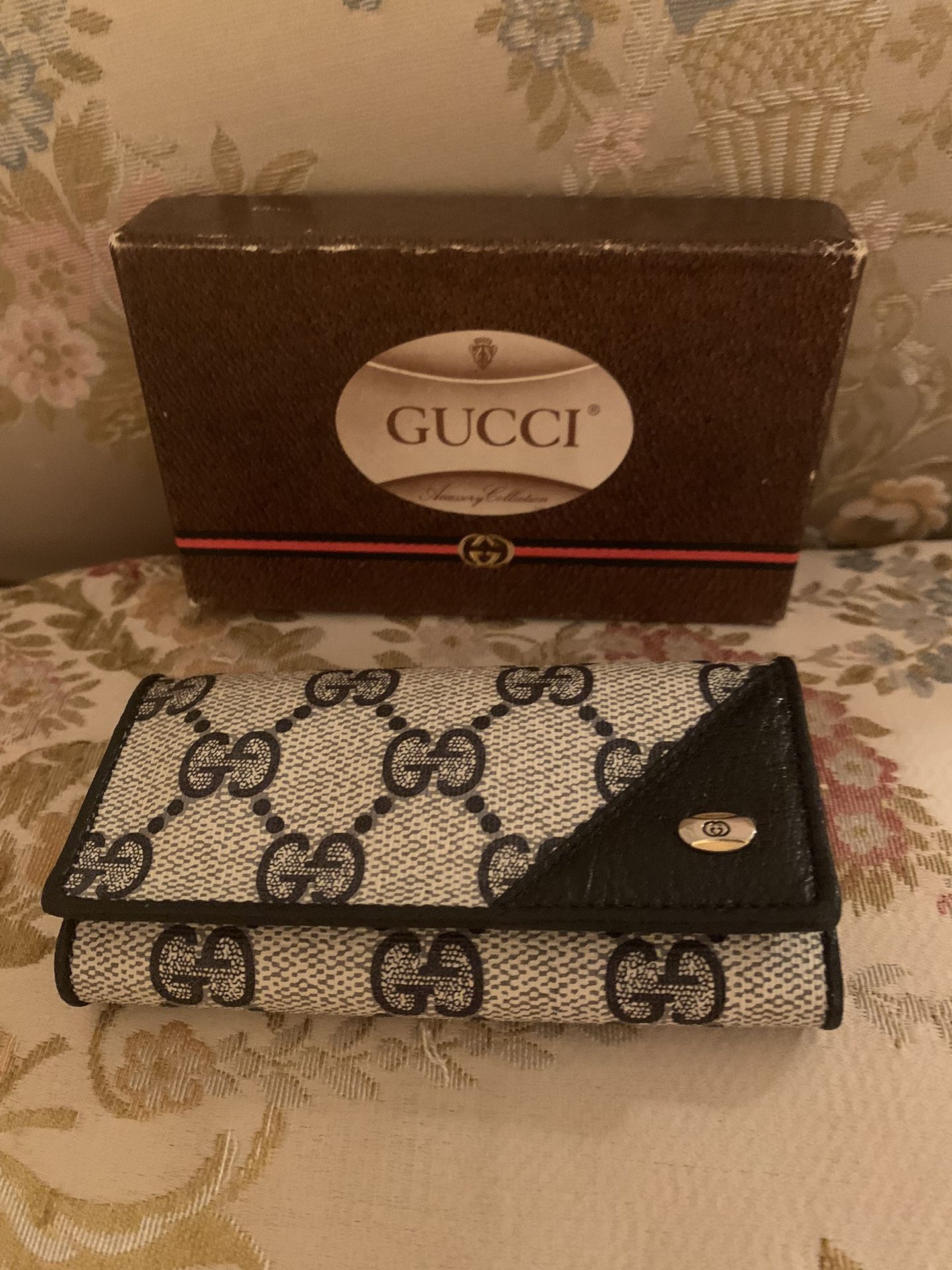 Authentic Monogram GG Gucci Key Holder Vintage New