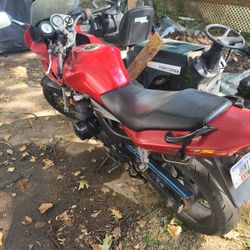 2 Kawasaki ZR7s From 2003.