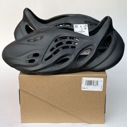 New Adidas Yeezy Foam RNR Onyx size 11 Black HP8739