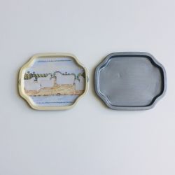 Vintage Antique. 2 metal trays. 7.5” x 6.25”. Like new condition.