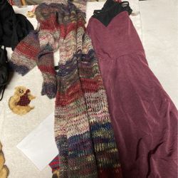 Both 7.00 Drees And Sweater Med 