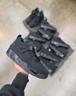 Jordan 4’s Black Cats 