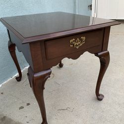 Ethan Allen cherry wood side table in Queen Anne style.