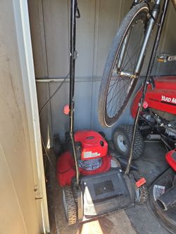 Lawnmower with a bag works great