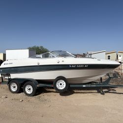 Four Winns Horizon Boat