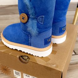 UGG AUSTRALIA T BAILEY BUTTON BOOTS