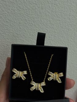 Moissanite necklace and earrings set