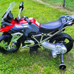 Battery powered BMW 6V Motorcycle - Red/Gray - training wheels - Works perfect - Age 3 and up