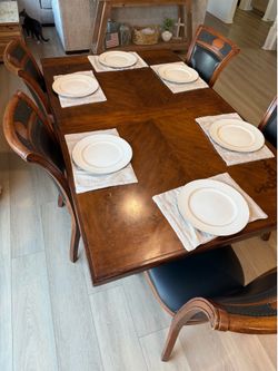 For Sale: Beautiful Traditional Solid Wood Dining Table + 5 Chairs