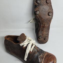 🏴󠁧󠁢󠁥󠁮󠁧󠁿World Soccer •1/1 Collector's Piece •100 yrs +Antique| Vintage Leather Soccer Cleats|Boots🏴󠁧󠁢󠁥󠁮󠁧󠁿