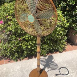 Deco Breeze 4.5 Foot Oscillating Floor Fan