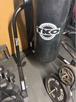 Everlast boxing stand with TKO bag