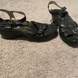 Abeo walking shoes
