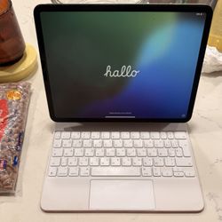 iPad Pro 11 inch (2nd gen) with Apple Magic Keyboard 