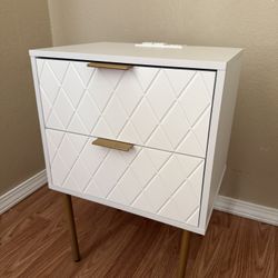 Modern White & Gold Accent Nightstand / Side Table – Like New!