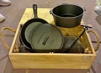 Cast iron cookware set