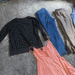 FREE!  Women’s Clothes Size XL,L Take All (pick Up In Escondido)