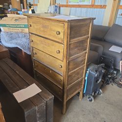 Dresser