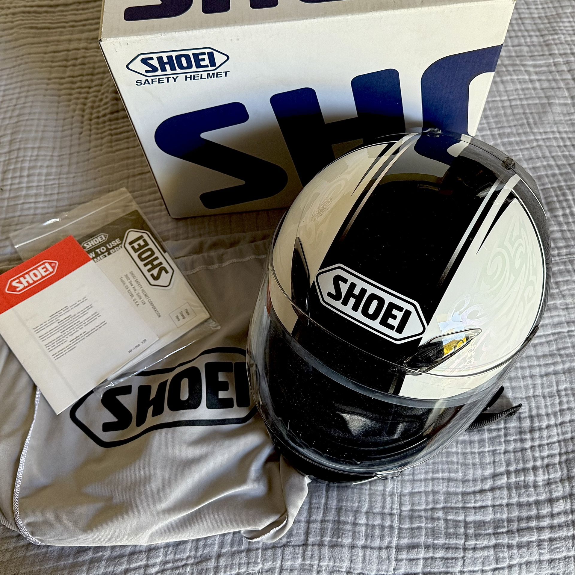 SHOEI RF-1000 Voyager Helmet – Size L – Like New w/ Box, Bag & Manual