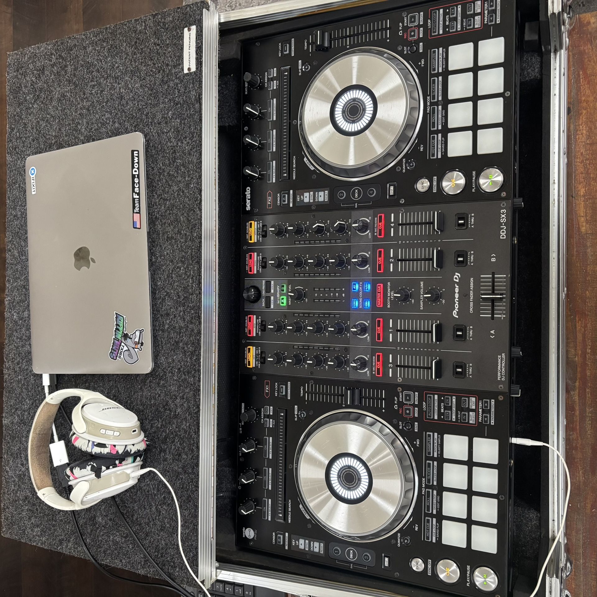 DJ system with Case 4 channel 