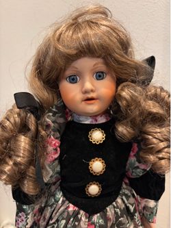 Antique Vintage Porcelain Doll (Blonde/Pigtails)