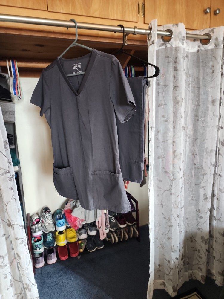 Women's Scrub Set