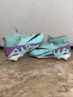 Nike Air Zoom Soccer Shoes (Boys 6)