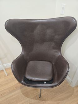 Hd buttercup swivel aluminum shell leather chair