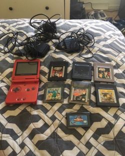 GameBoy Advance Sp W 3 Chargers & 7 games