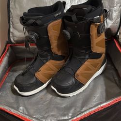 salomon snowboarding boots (size 7 women)