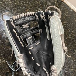 A2000 Softball Glove