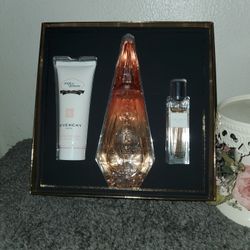 Woman Gift Set 🎁. Givenchy