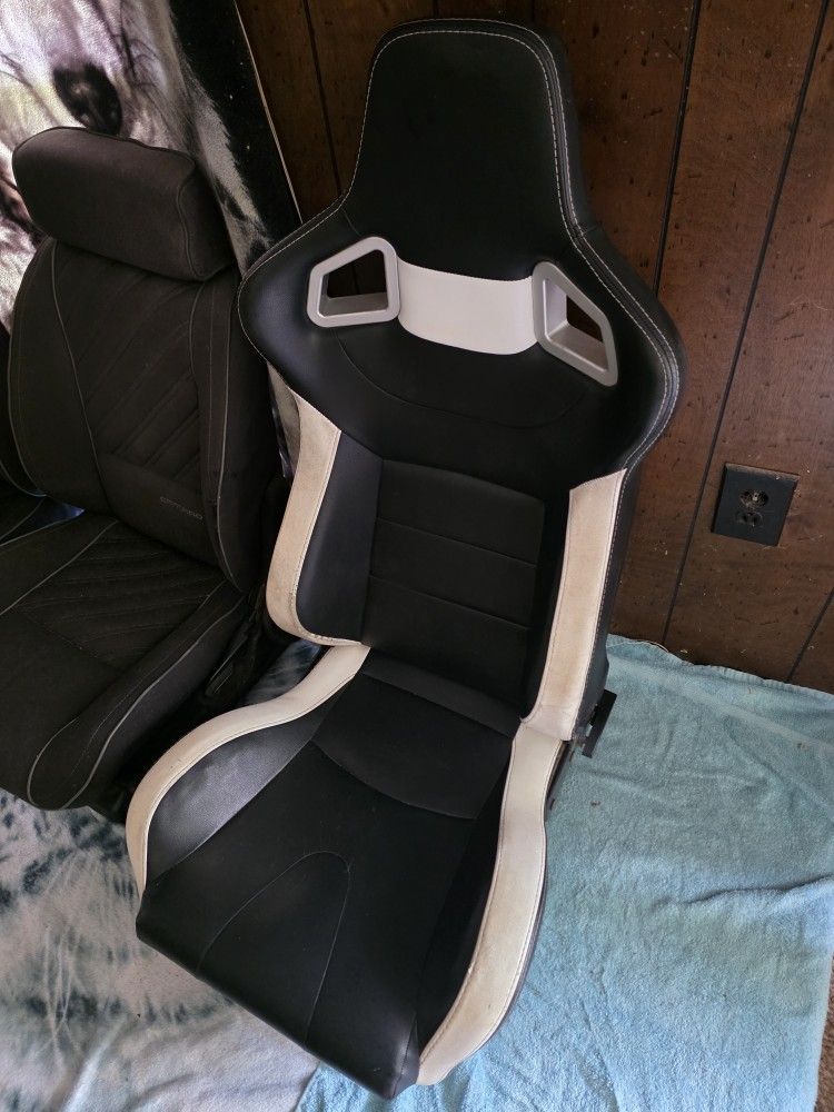Racing Bucket Seat Black And White