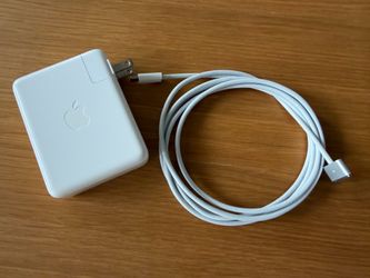 Apple USB-C 140W Power Adapter