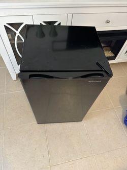 Insignia mini fridge