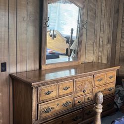 Oak Bedroom Set (queen)