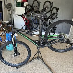 Mountain Bike: Ibis Ripley LS Carbon – Size Large – High-End Trail Bike