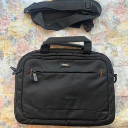 Amazon Basics 11.6” laptop case