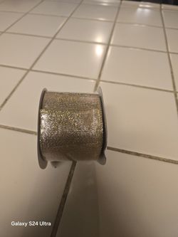 Satin with snowflake wired ribbon 