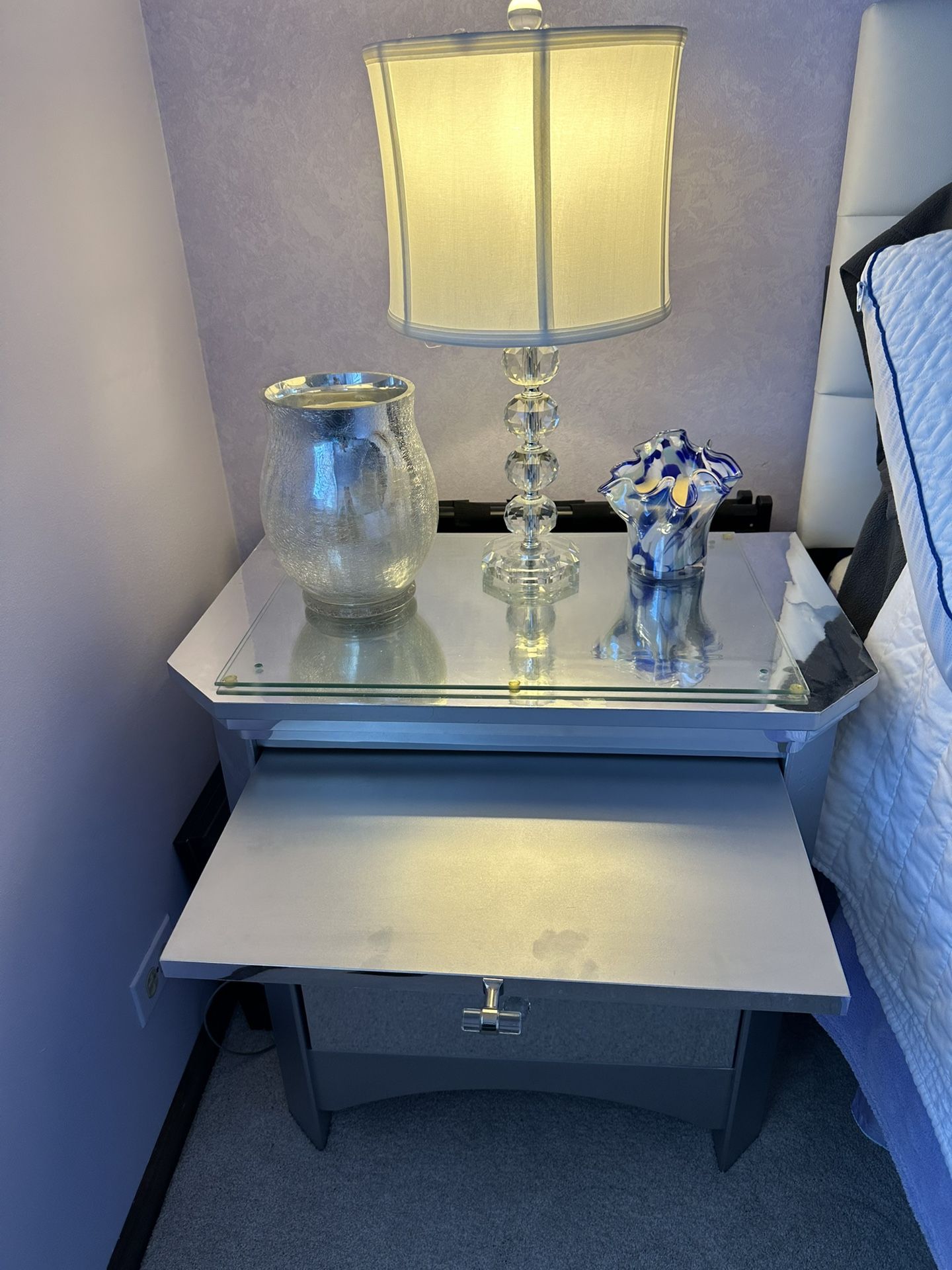 Mirrored Look Night Sta. PENDING 