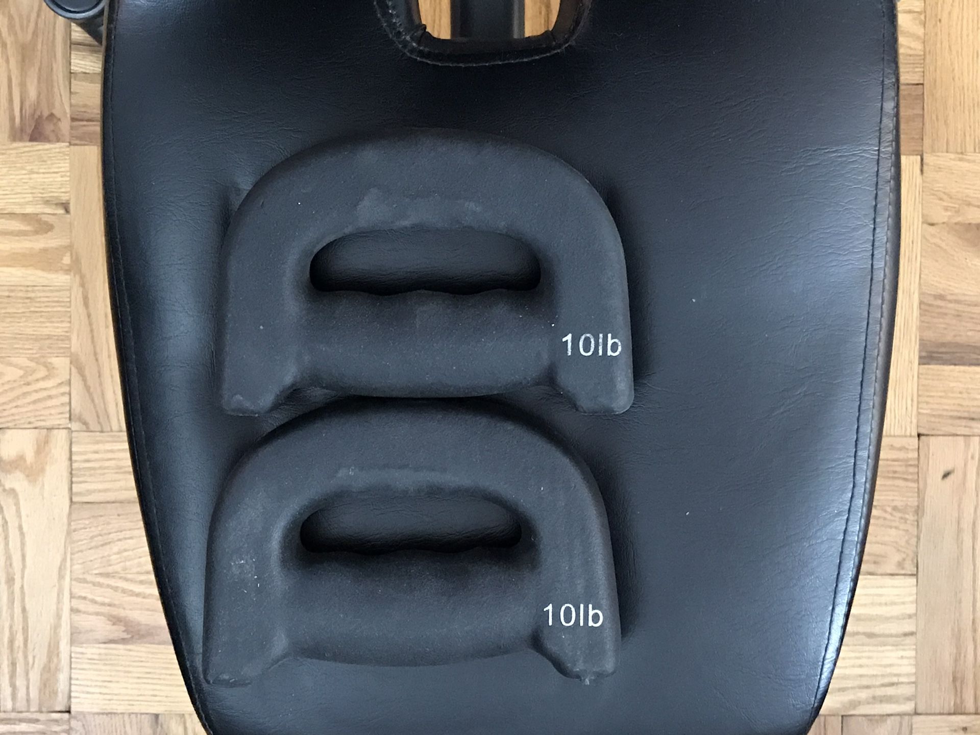 2 - 10 POUND RUBBER COATED HAND WEIGHTS. TOTAL COMBINED WEIGHT IS 20 POUNDS