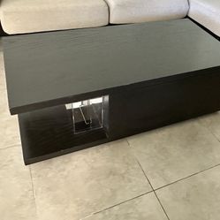 West Elm Coffee Table  Brown/black 