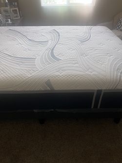 Novaform Full Mattress with Platform Base