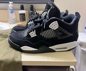 Jordan 4 size 10.5 still clean