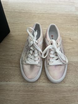 Girls tennis shoes