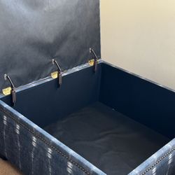 LiKE NEW Storage Ottoman