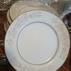 Winchester Diamond China Dinnerwear Set