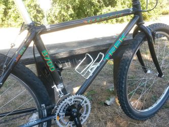 Trek 8700 carbon composite mountain bike hybrid for Sale in Seattle
